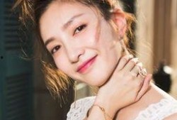 女明星资讯,揭秘女明星们的时尚风采与幕后故事